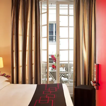 Lazare Nomade Paris