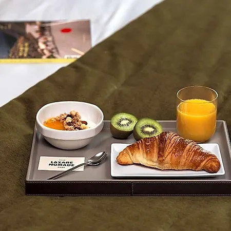 Lazare Nomade Paris