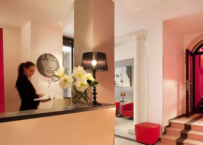 Отель Villathena