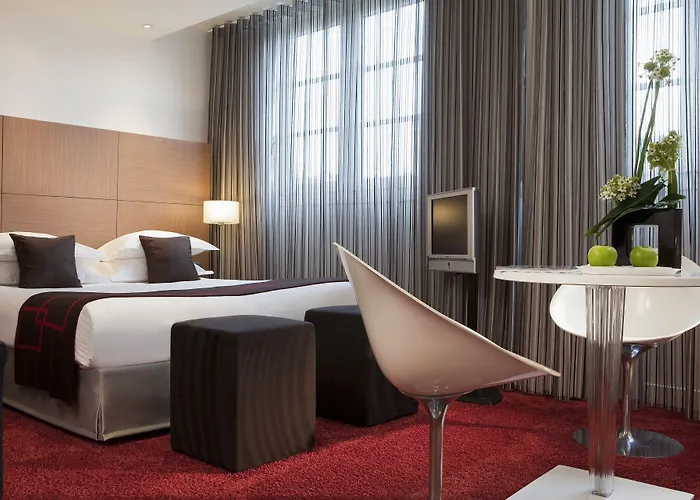 Отель Villathena