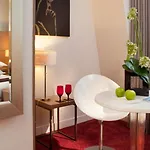Villathena 3*