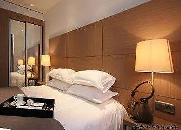 Ξενοδοχείο Villathena 3*